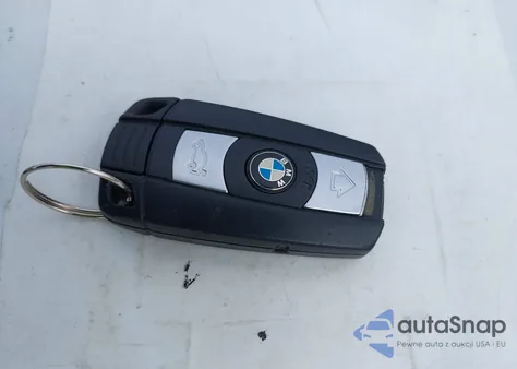 2009 BMW 328I xDrive z USA, uszkodzony, nr VIN WBAUU33509A540063